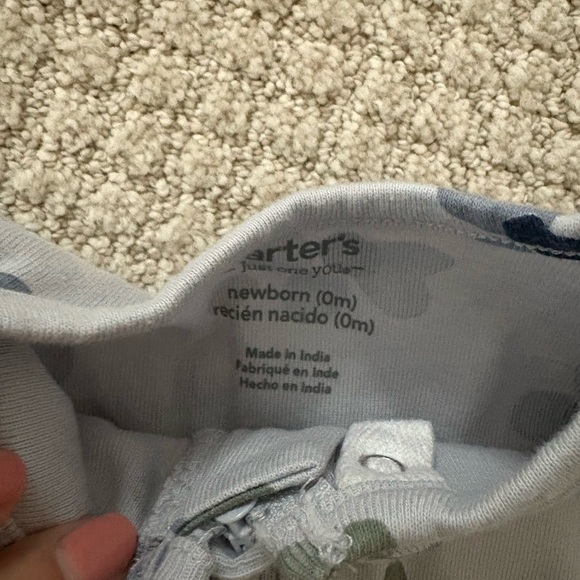 Newborn clothes - Picture 2 of 2